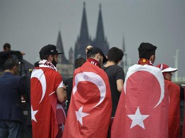 Manifestación en Colonia a favor de Erdogan.