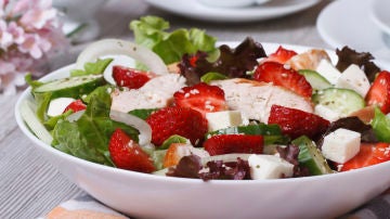 Ensalada de fresas y pepino