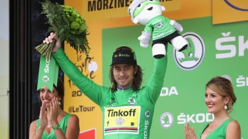Peter Sagan se viste de verde tras una etapa en el Tour de Francia