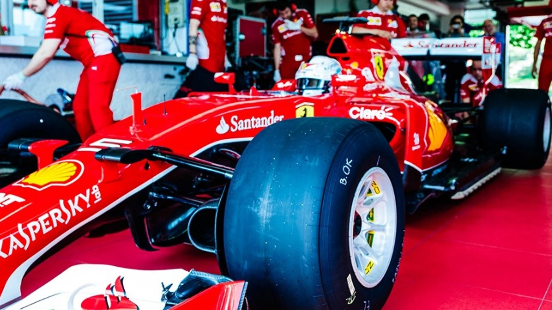 Vettel estrena los Pirelli en Fiorano