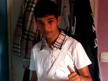 Frame 8.963126 de: Se niegan a enterrar a uno de los terroristas que asesinaron a un sacerdote en Saint-Étienne Frame 8.963126 de: Se niegan a enterrar a uno de los terroristas que asesinaron a un sacerdote en Saint-Étienne