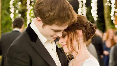 Bella y Edward en 'Crepúsculo' Bella y Edward en 'Crepúsculo'