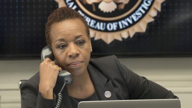 ¿Qué esconde Bethany Mayfair?