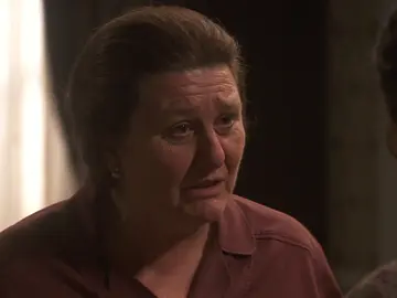 Beatriz se deja aconsejar por Rosario Beatriz se deja aconsejar por Rosario