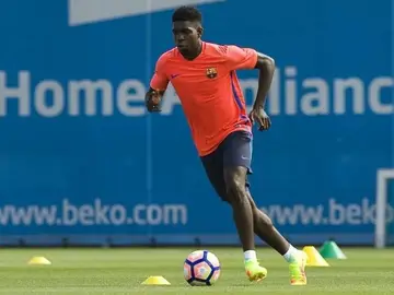 Umtiti se ejercita en la Ciudad deportiva Joan Gamper Umtiti se ejercita en la Ciudad deportiva Joan Gamper