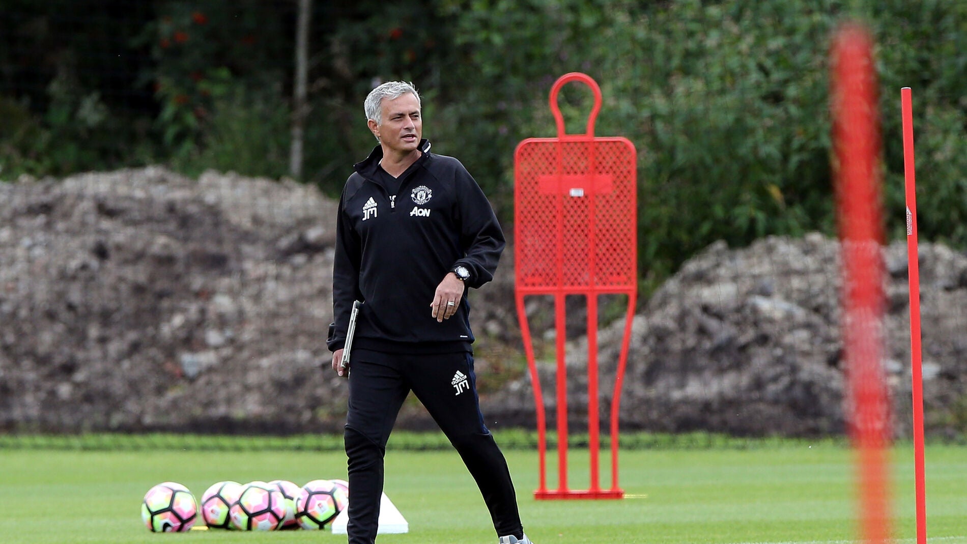 Mourinho se defiende de las cr&iacute;ticas