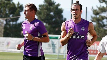 Bale y Kroos se incorporan al entrenamiento del Real Madrid tras las vacaciones