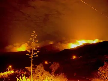 El estado del fuego de La Palma durante la madrugada del sábado. El estado del fuego de La Palma durante la madrugada del sábado.