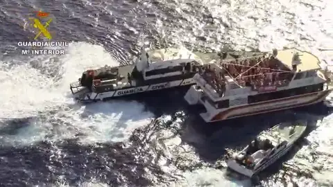 Frame 30.49778 de: La Guardia Civil inspecciona las fiestas en alta mar Frame 30.49778 de: La Guardia Civil inspecciona las fiestas en alta mar