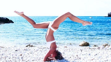 Maria Pettersson, la piloto que practica yoga alrededor del mundo