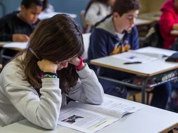 Alumnos al inicio de la prueba final de sexto de Primaria Alumnos al inicio de la prueba final de sexto de Primaria
