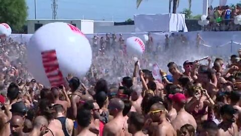 Frame 8.888464 de: M&uacute;sica, agua y diversi&oacute;n en el Circuit Festival