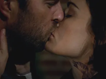 Kurt y Jane se besan Kurt y Jane se besan