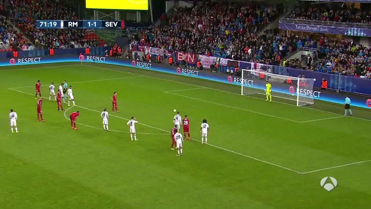 Konoplyanka pone el 1-2 para el Sevilla tras el penalti de Ramos a Vitolo