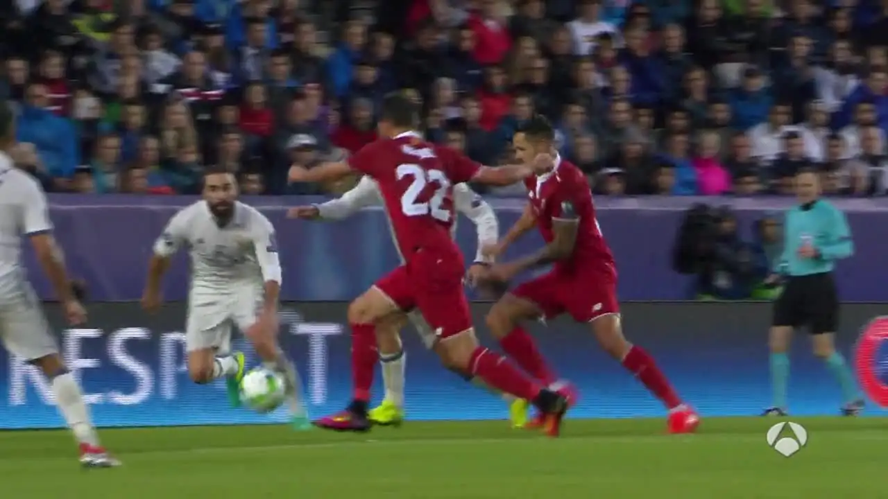 Franco Vázquez hace el 1-1 en la Supercopa tras una gran definición en el área