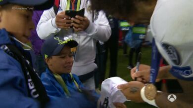 Marcelo regala sus botas a un niño en silla de ruedas tras la final