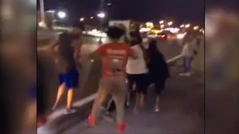 Frame 9.180098 de: Disturbios en Ferguson en el aniversario de la muerte de un joven negro por disparos de la policía Frame 9.180098 de: Disturbios en Ferguson en el aniversario de la muerte de un joven negro por disparos de la policía