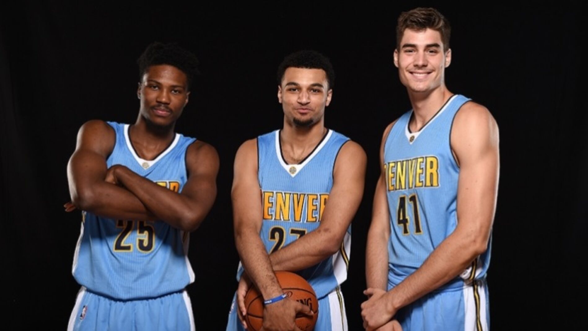 Juancho Hernang&oacute;mez en la derecha de la foto como jugador de los Nuggets