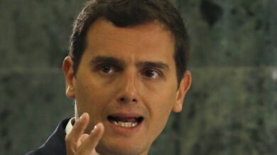 Rivera se refiere al PSOE como 