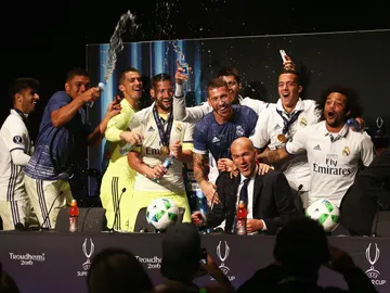Los jugadores del Madrid invaden la rueda de prensa de Zidane Los jugadores del Madrid invaden la rueda de prensa de Zidane