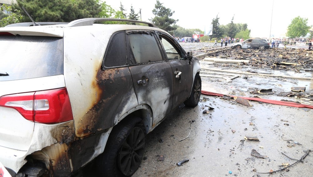 Coche incendiado