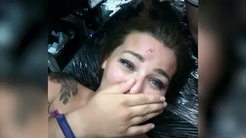 Frame 6.441662 de: La moda entre los turistas de Magaluf es tatuarse y compartir el resultado en redes sociales Frame 6.441662 de: La moda entre los turistas de Magaluf es tatuarse y compartir el resultado en redes sociales