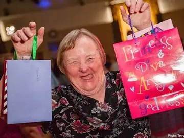 Frances Gillet en su cumpleaños Frances Gillet en su cumpleaños