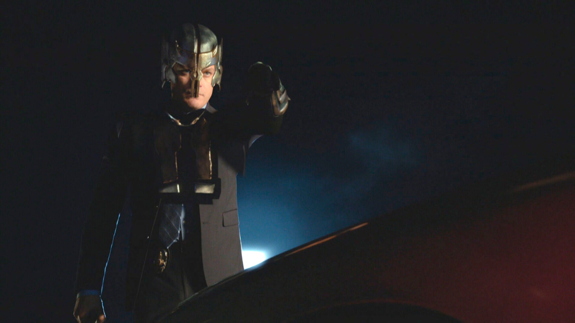El Maestro Carcelero secuestra a Supergirl
