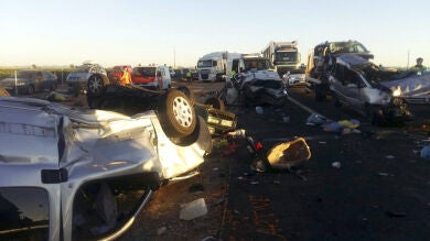 Al menos dos muertos y 39 heridos en un accidente en cadena en Manzanares 