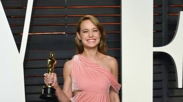 Brie Larson con su Oscar por 'La Habitación'