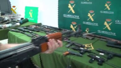 La Guardia Civil desmantela un importante depósito ilegal de armas y precursores de explosivos