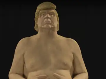 La estatua de Donal Trump que fue retirada del centro de Manhattan La estatua de Donal Trump que fue retirada del centro de Manhattan