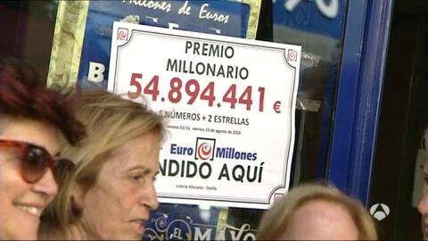 Frame 29.179661 de: premio
