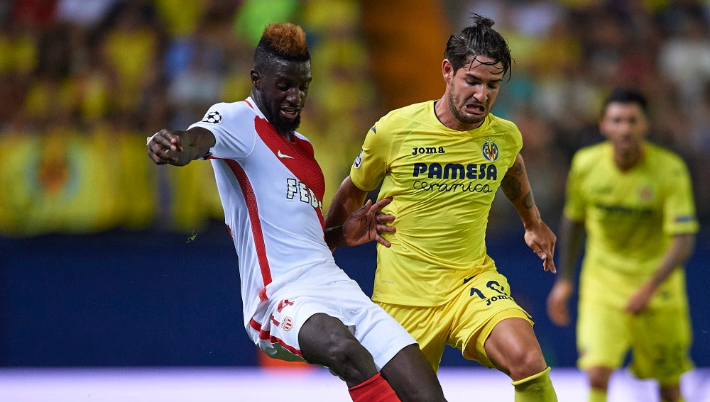 Alexandre Pato, ante Tiemoue Bakayoko