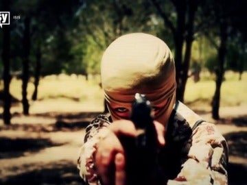 Frame 23.03158 de: Daesh utiliza sin escrúpulos a niños para cometer sus matanzas