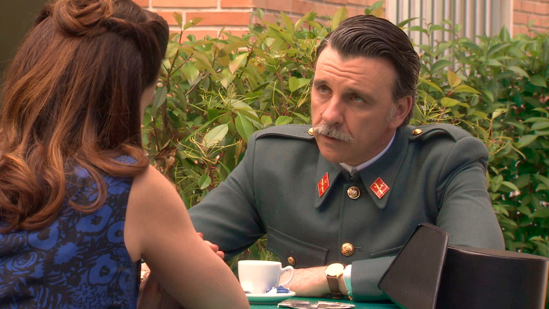 Tom&aacute;s se sincera con Adela 