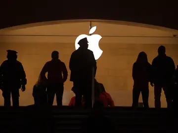 Bruselas obliga a Apple a devolver 13.000 millones por ayudas fiscales ilegales en Irlanda Bruselas obliga a Apple a devolver 13.000 millones por ayudas fiscales ilegales en Irlanda