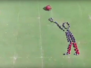 Simulación humana de un tiro libre de baloncesto