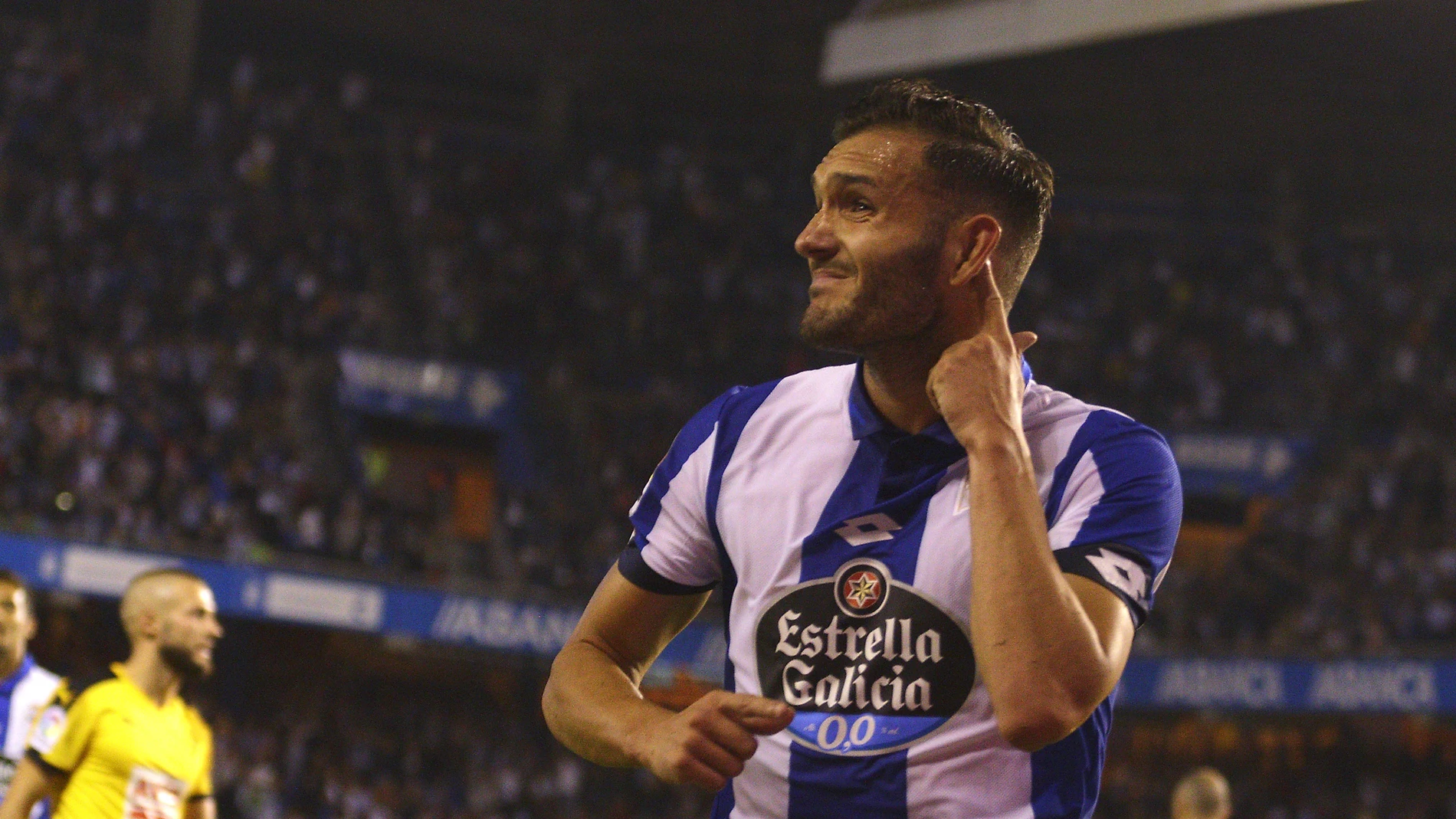 Lucas Pérez en un partido con el Deportivo de la Coruña Lucas Pérez en un partido con el Deportivo de la Coruña