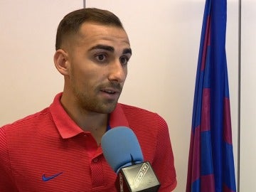 Paco Alcácer, durante una entrevista con la televisión del Barcelona