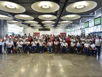 La delegación española de atletas paralímpicos, en el aeropuerto de Barajas La delegación española de atletas paralímpicos, en el aeropuerto de Barajas