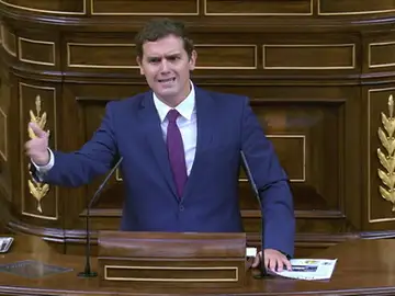 Frame 20.230793 de: Rivera echa en cara a Iglesias sus “insultos” a Felipe González y Adolfo Suárez Frame 20.230793 de: Rivera echa en cara a Iglesias sus “insultos” a Felipe González y Adolfo Suárez