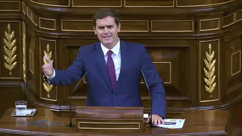 Frame 20.230793 de: Rivera echa en cara a Iglesias sus “insultos” a Felipe González y Adolfo Suárez Frame 20.230793 de: Rivera echa en cara a Iglesias sus “insultos” a Felipe González y Adolfo Suárez