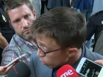 Íñigo Errejón a la salida de la sesión de investidura Íñigo Errejón a la salida de la sesión de investidura