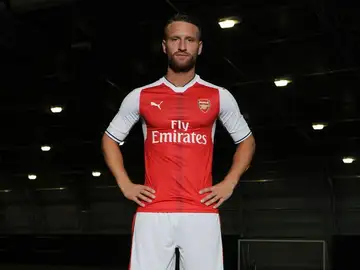 Mustafi, nuevo 'gunner' Mustafi, nuevo 'gunner'
