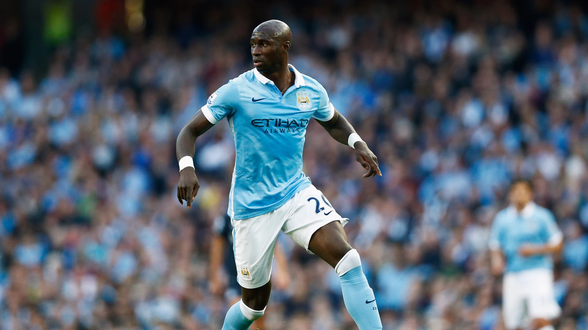 Mangala, a punto de firmar su cesión con el Valencia. Mangala, a punto de firmar su cesión con el Valencia.