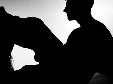 Una pareja practicando sexo Una pareja practicando sexo