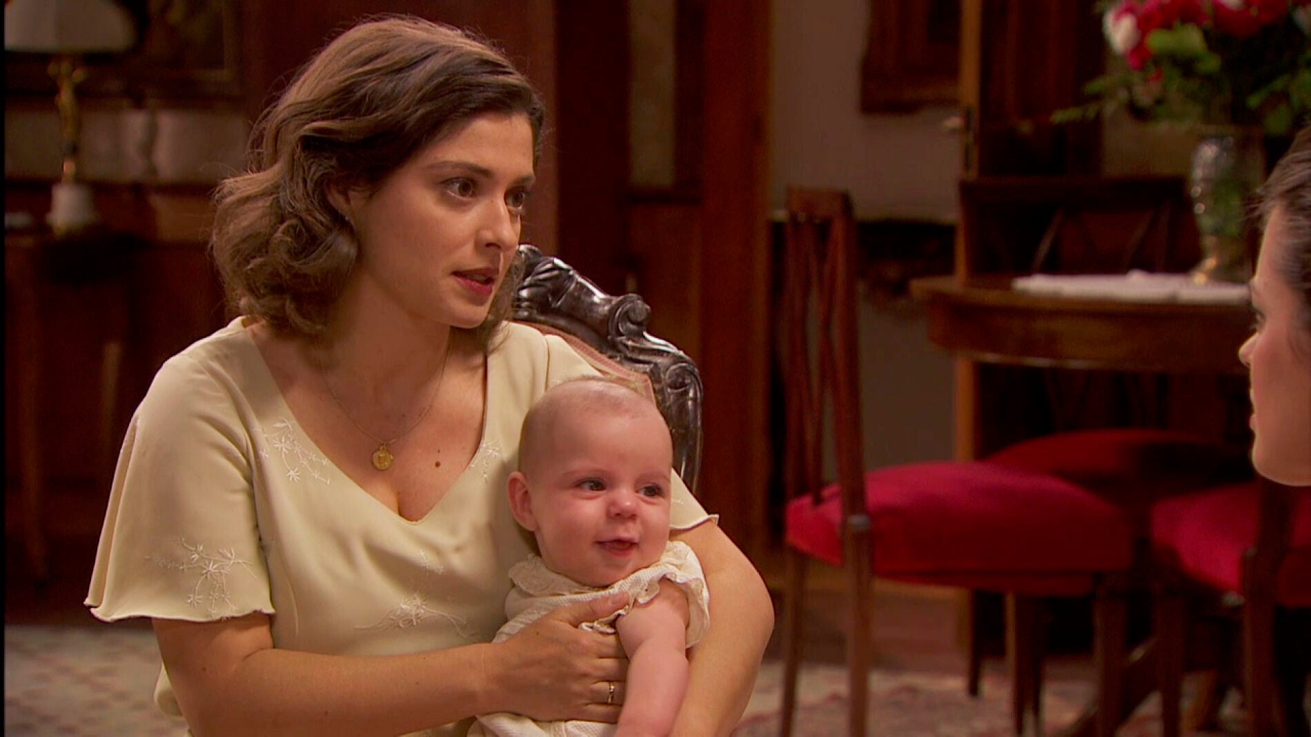 Candela anima a Sol a huir con el beb&eacute;