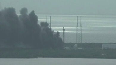 Explota un cohete de SpaceX en la zona de lanzamiento en Cabo Cañaveral