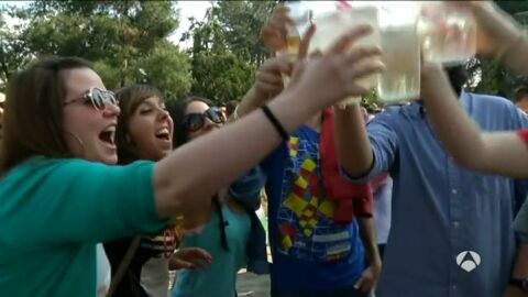 Frame 70.395768 de: botellodromo